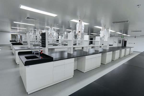 中央全鋼實(shí)驗(yàn)臺(tái)哪家好用?