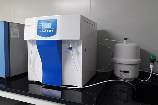 實(shí)驗(yàn)室純水機(jī)多少錢(qián)一臺(tái)？